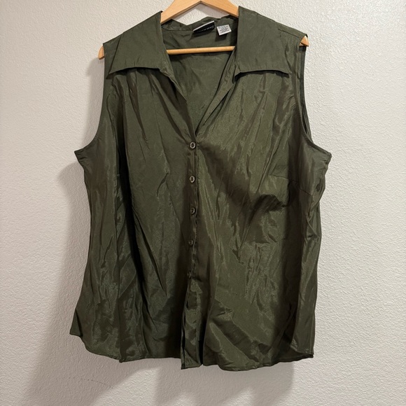 Olive Green Sleeveless Button-Up Blouse by Fashion Bug - Size 22/24 - Picture 1 of 10